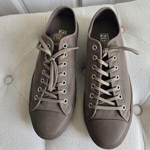 Brown Canvas Low-Top Sneakers with Lace-Up Closure